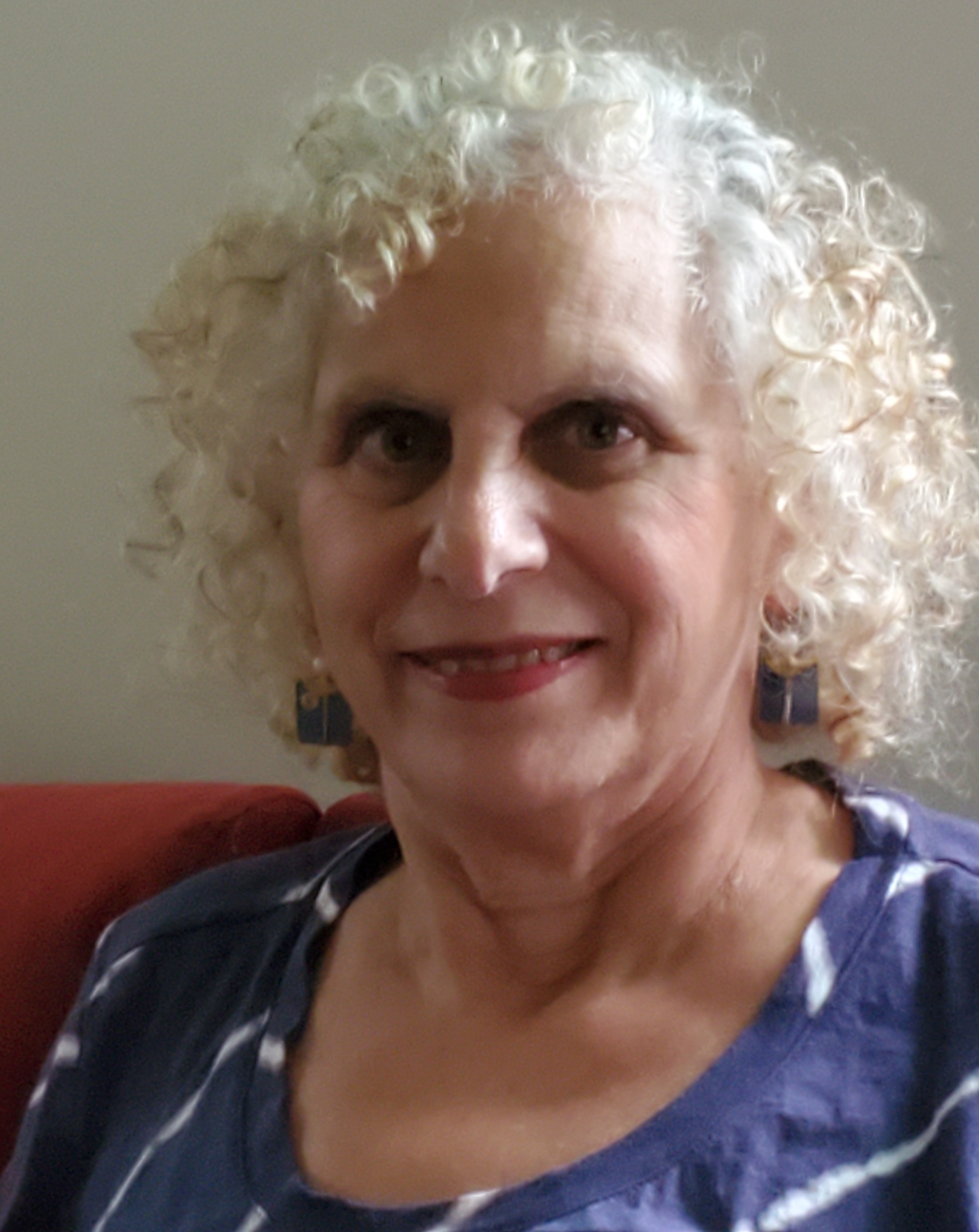 Julie head shot 9-1-21-thumbnail